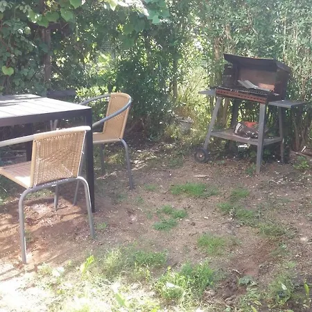 Cerna Kocka- Cost Ubytovani Hostel *